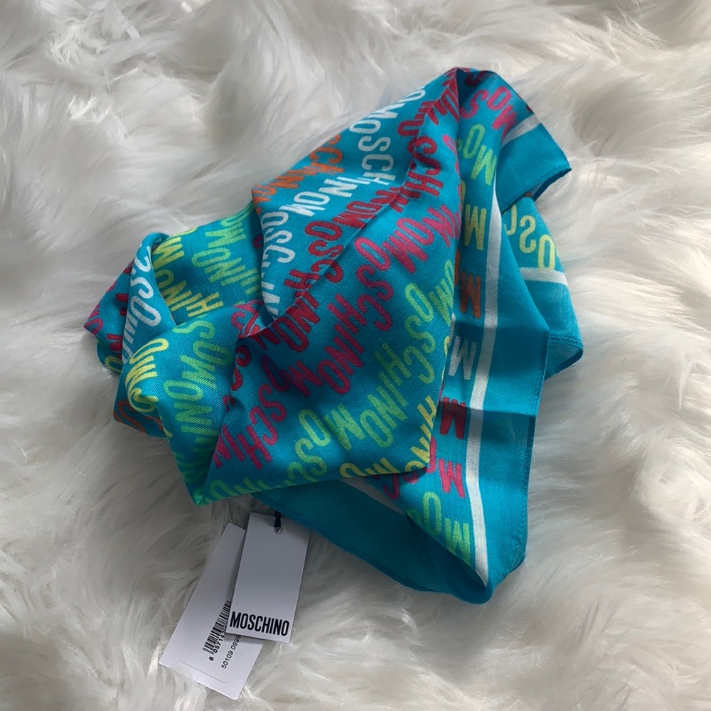 Moschino scarf